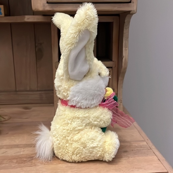 Singing Bunny Plush Peter Cottontail Kids of America Easter Yellow - Picture 4 of 9